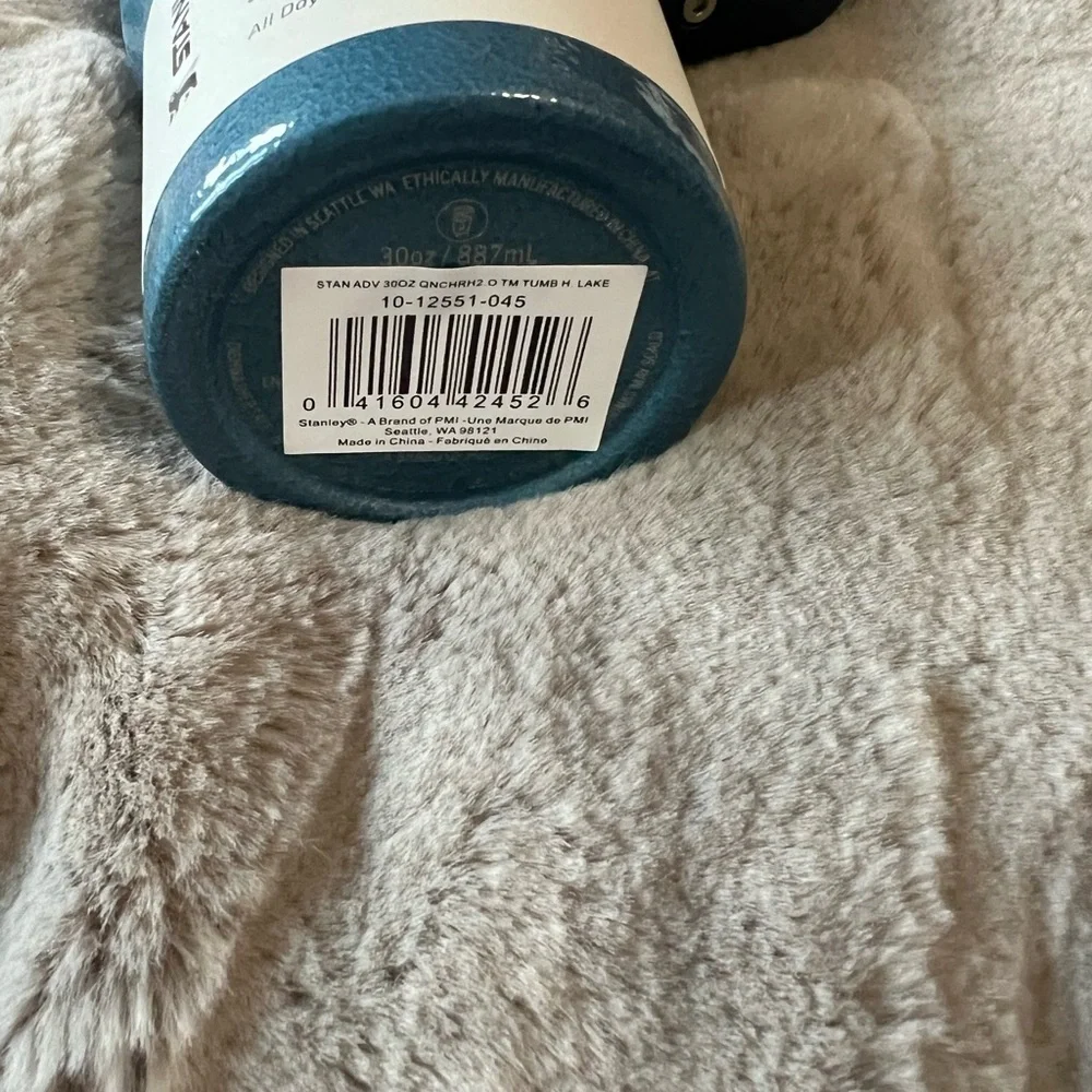 Stanley Hammertone Lake 30 oz - Picture 5 of 5